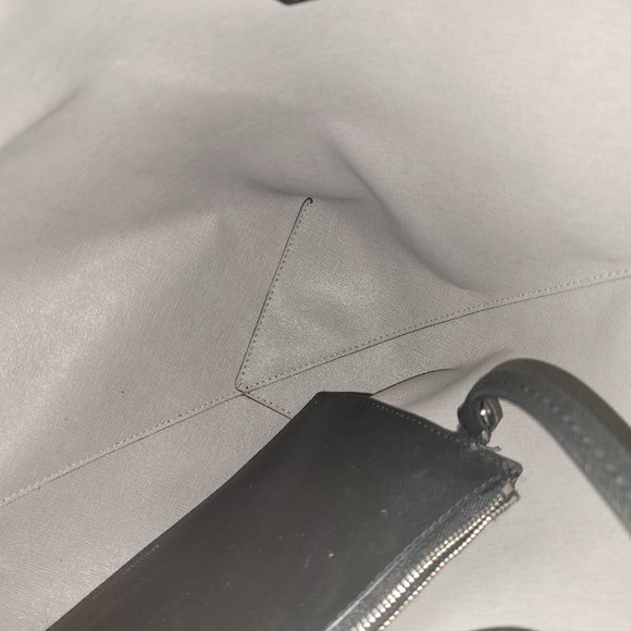 Minimalist Michael Kors Eva Coated Tote Handbag - Picture 13 of 14